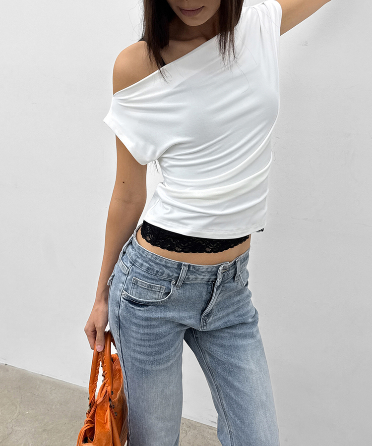 シャーリングオフショルダー半袖Tシャツ IVORY