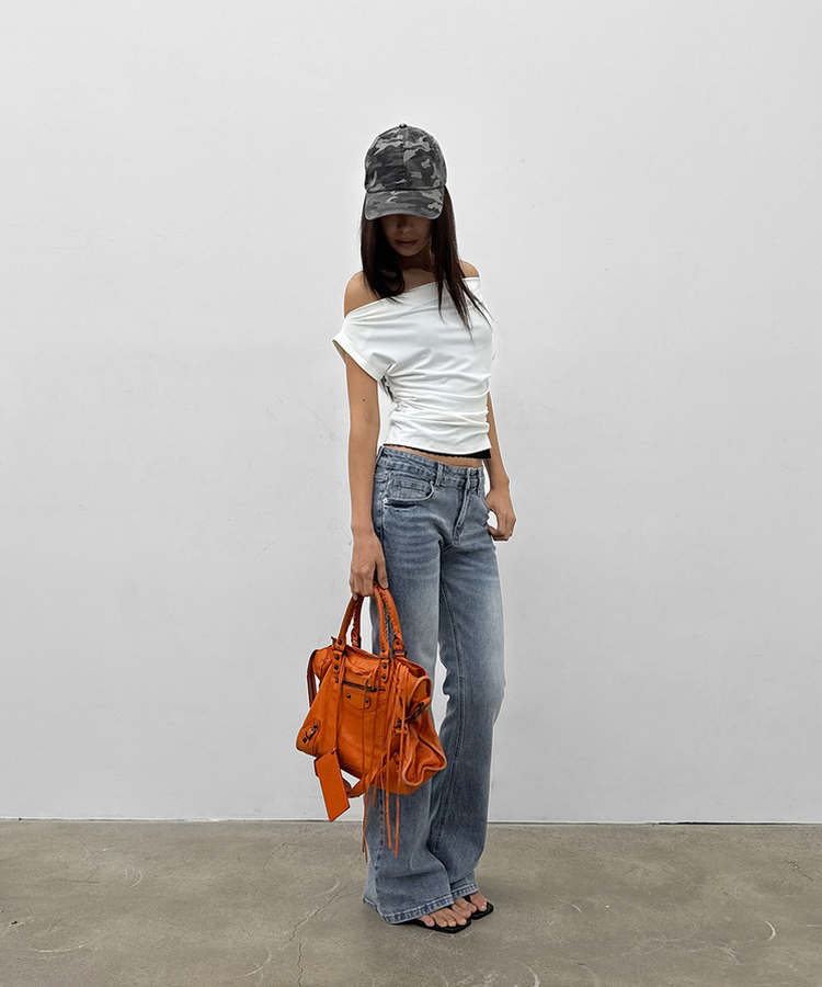 シャーリングオフショルダー半袖Tシャツ IVORY