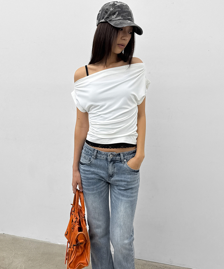 シャーリングオフショルダー半袖Tシャツ IVORY