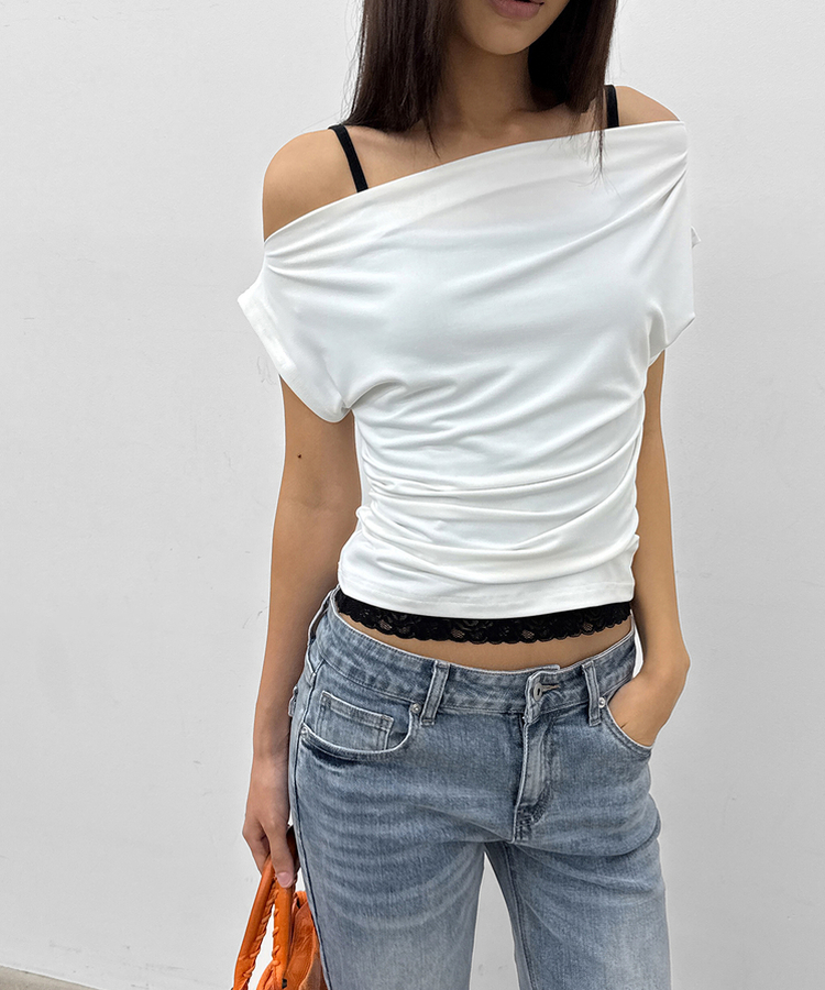 シャーリングオフショルダー半袖Tシャツ IVORY
