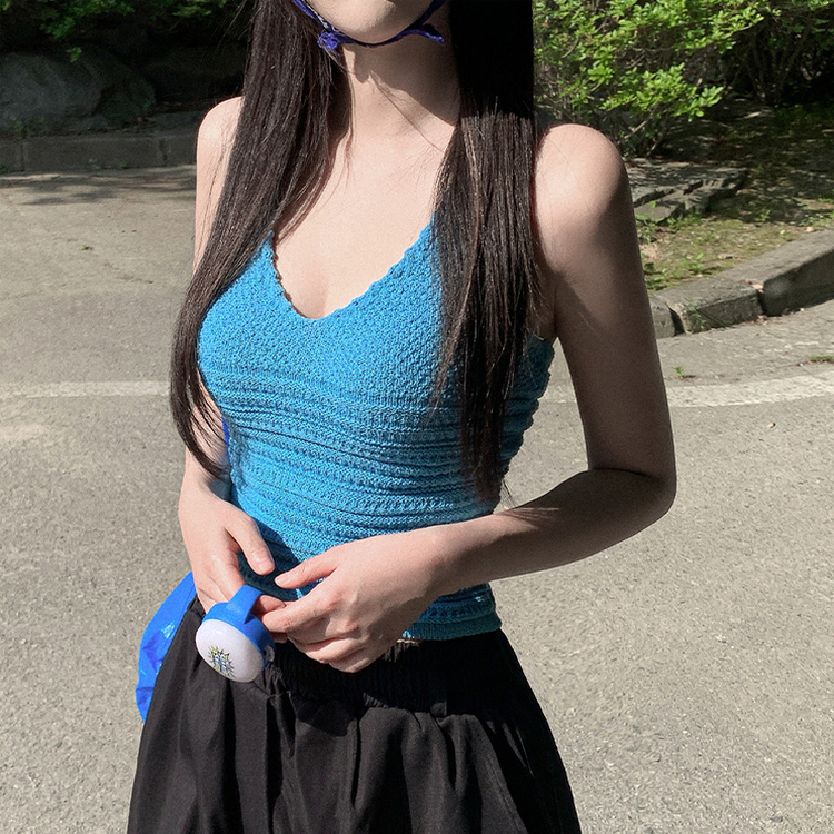 ホルターネックニットキャミソール BLUE