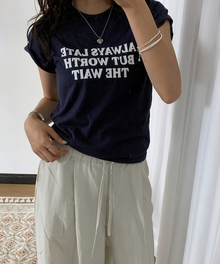 ヴィンテージレタリングスリム半袖Tシャツ NAVY