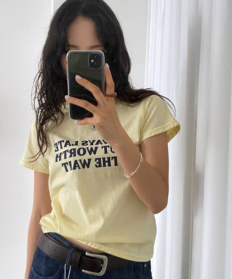 ヴィンテージレタリングスリム半袖Tシャツ LIGHT YELLOW