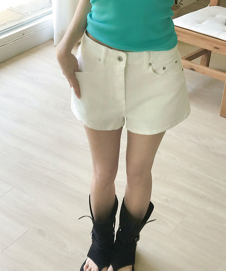クロススタッズコットンショートパンツ IVORY