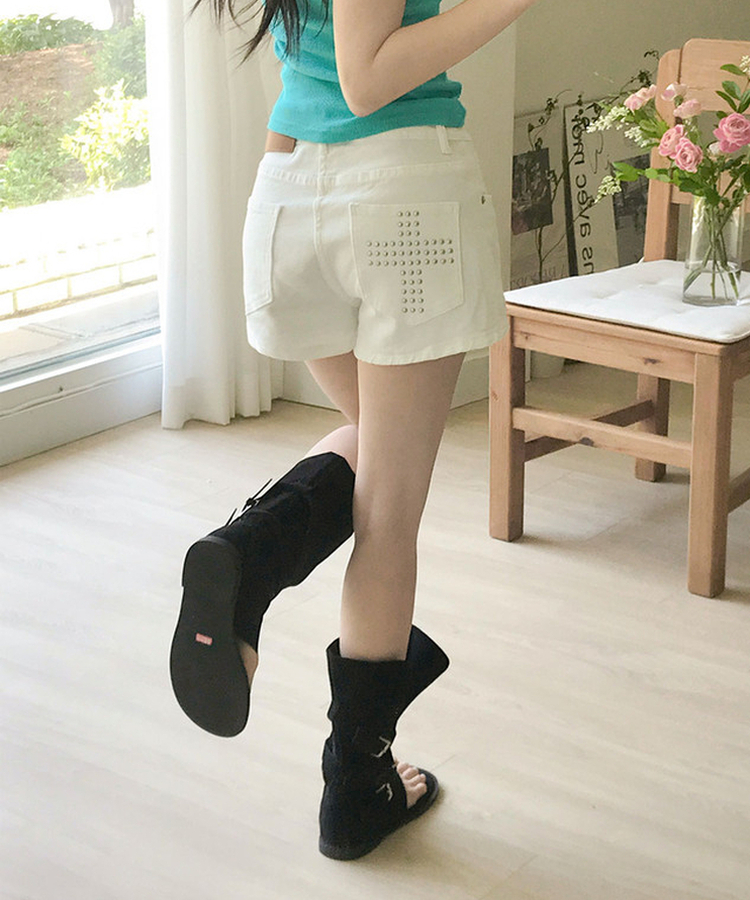 クロススタッズコットンショートパンツ IVORY