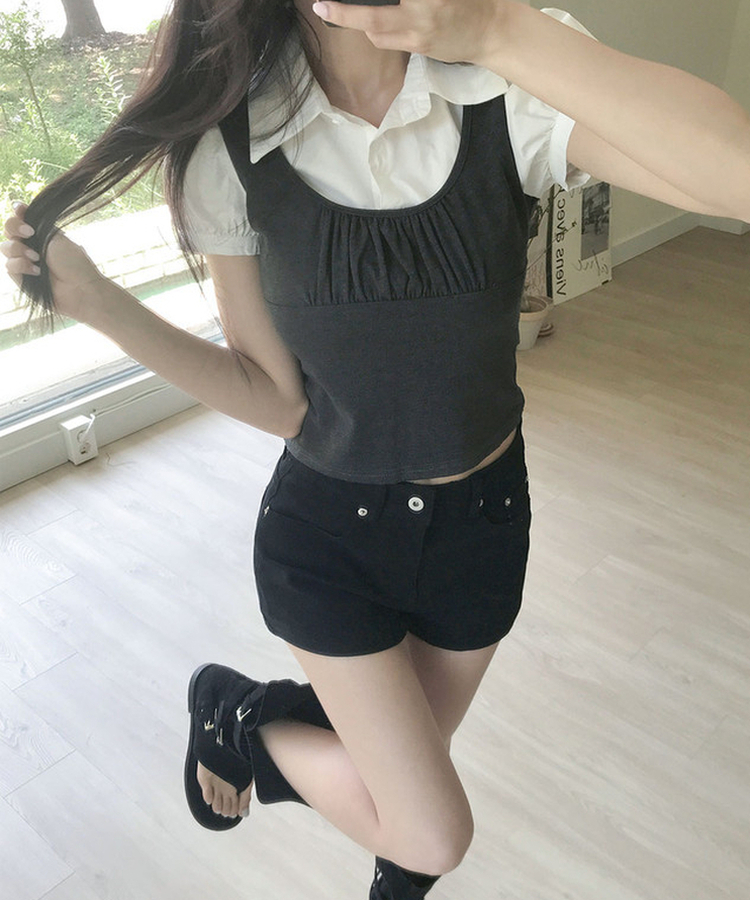 유클 셔링 배색 반팔 블라우스 먹색