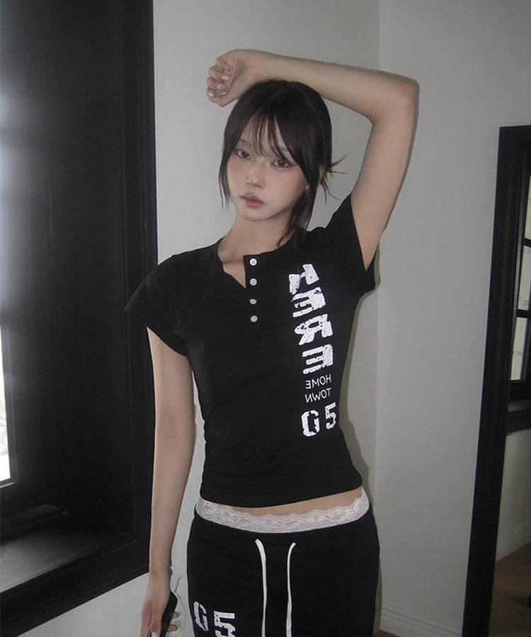 プリントヘンリーネックボタン半袖Tシャツ BLACK