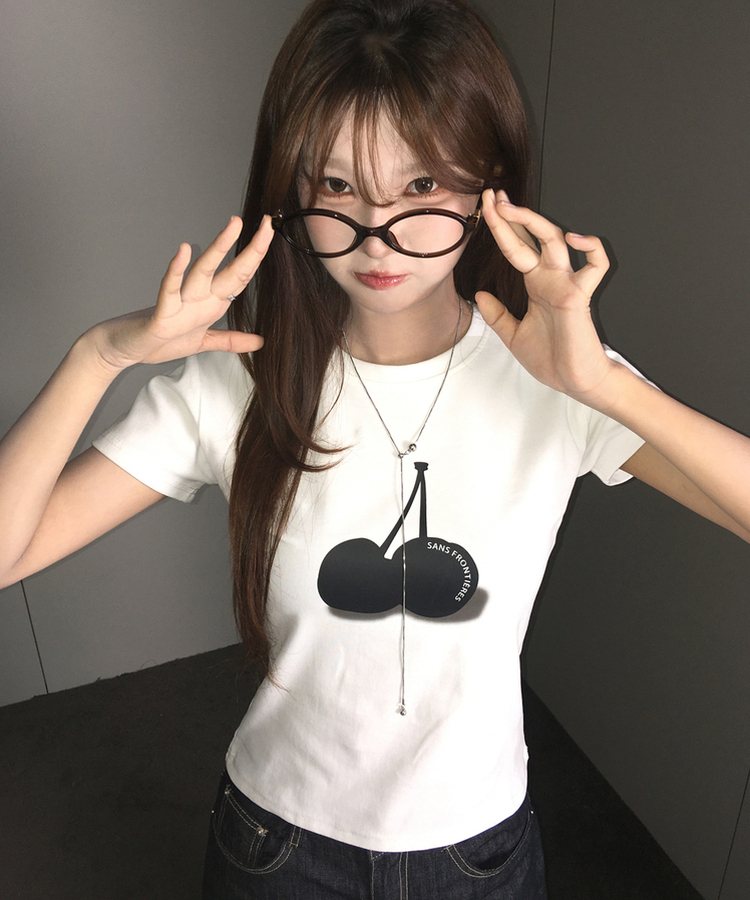 チェリープリントスリム半袖Tシャツ WHITE
