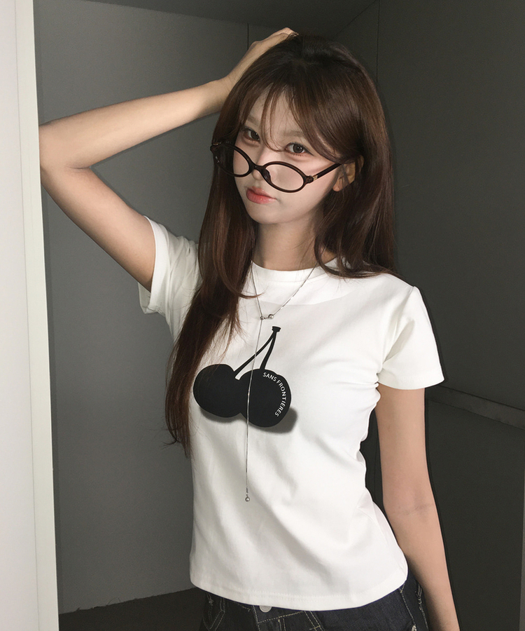 チェリープリントスリム半袖Tシャツ WHITE