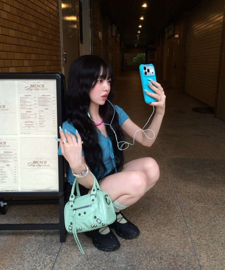 レースVネック半袖Tシャツ TEAL