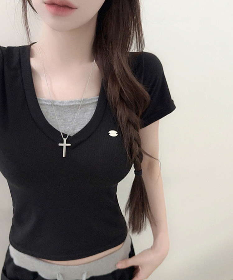 ペンダントVネックレイヤードクロップ半袖Tシャツ BLACK
