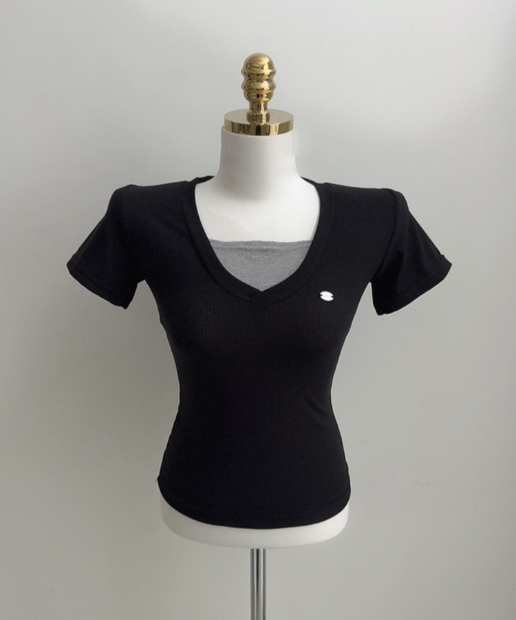 ペンダントVネックレイヤードクロップ半袖Tシャツ