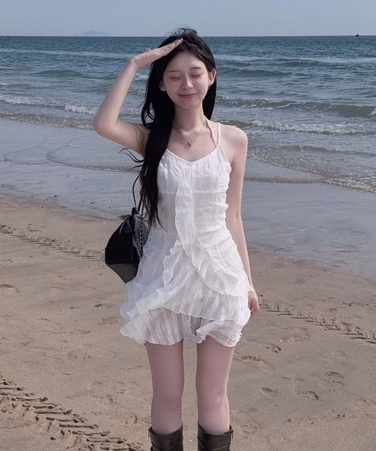 디자인부터 청순한 무드 밀키 시그널 프릴 셔링 캉캉 홀터 나시 미니 원피스 화이트