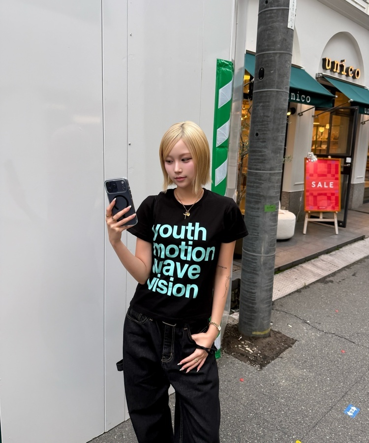 컬러 레터링 컴팩트 티셔츠 블랙