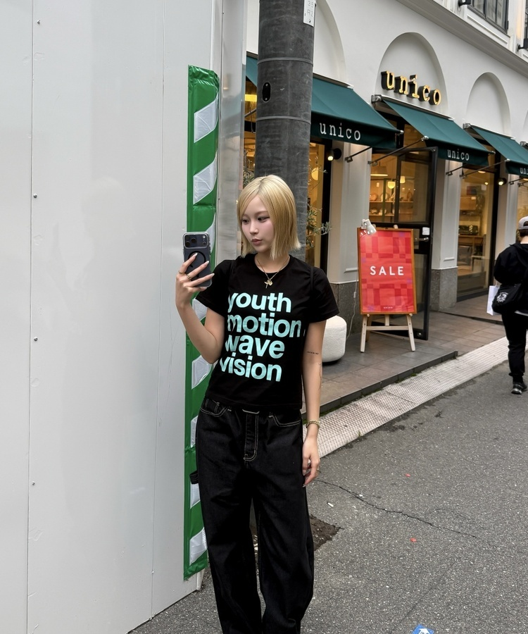 컬러 레터링 컴팩트 티셔츠 블랙