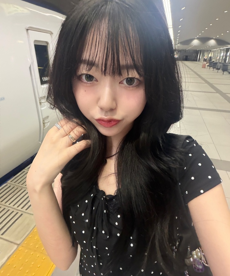 레이스 브이넥 도트 탑 블랙