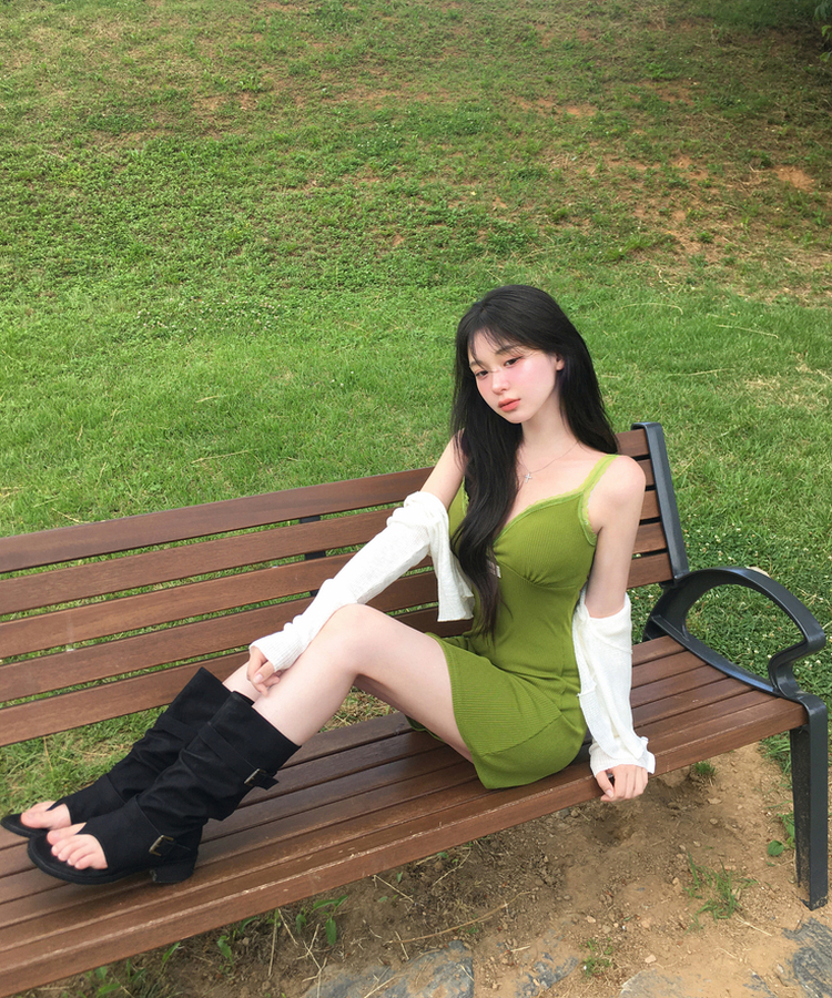 비올라 레이스 미니 나시 원피스 브이넥 골지 캡 슬리브리스 민소매 패치 플레어 데이트룩 여름원피스호캉스룩휴양지룩썸머 그린