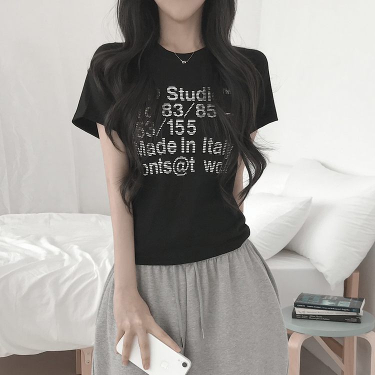 レタリングラウンドセミクロップドTシャツ BLACK