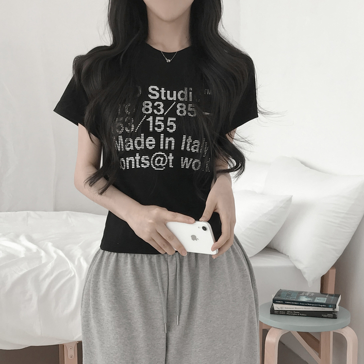 レタリングラウンドセミクロップドTシャツ BLACK