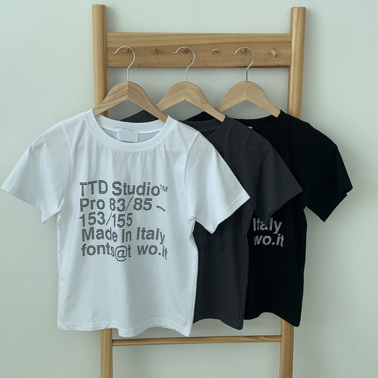 レタリングラウンドセミクロップドTシャツ
