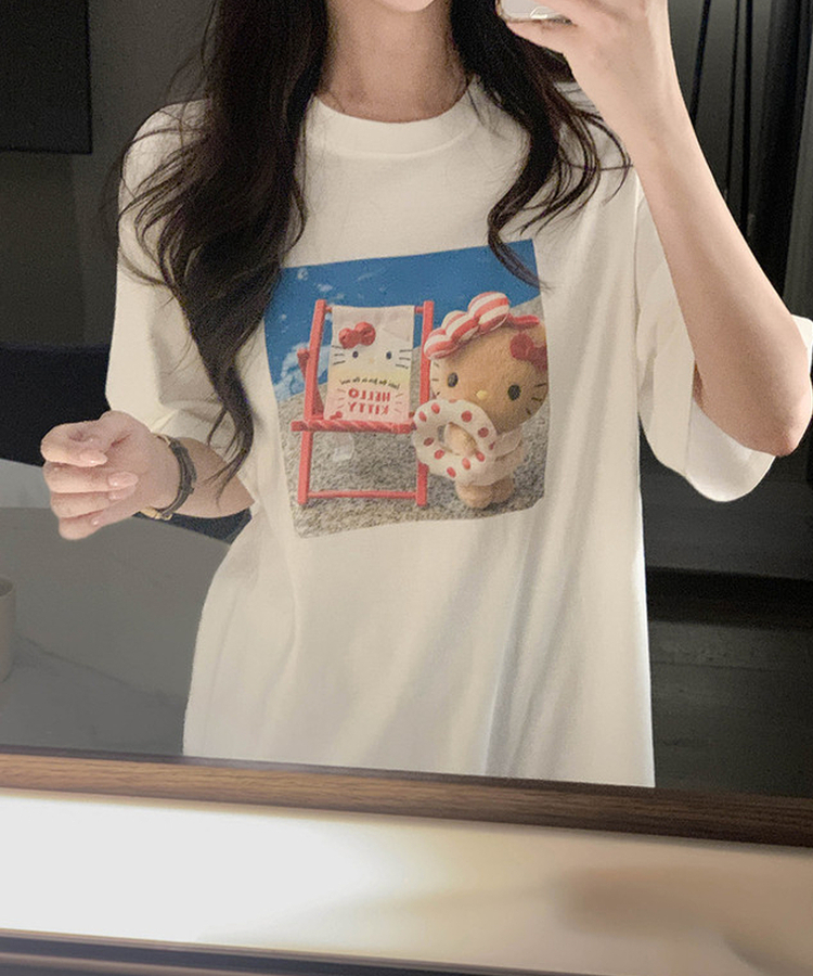 日焼けキティボックスTシャツ IVORY