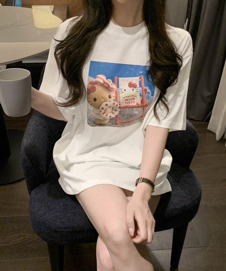 日焼けキティボックスTシャツ IVORY