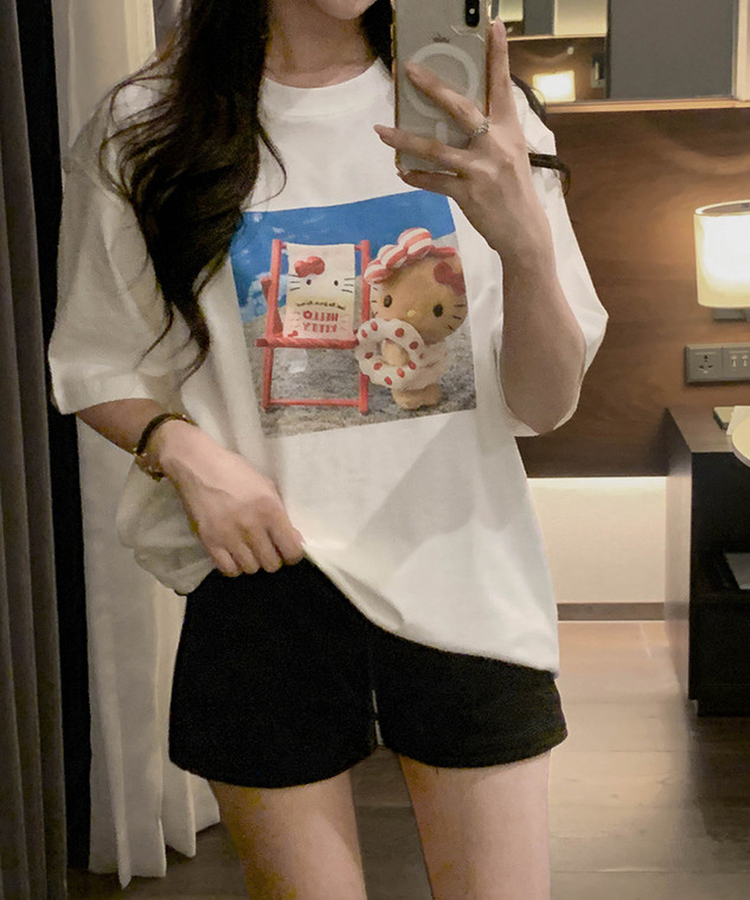 日焼けキティボックスTシャツ IVORY