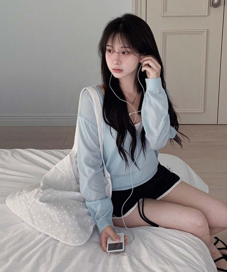 네이쳐 린넨 클라우드 썸머 브이넥 루즈핏 긴팔 니트 소라