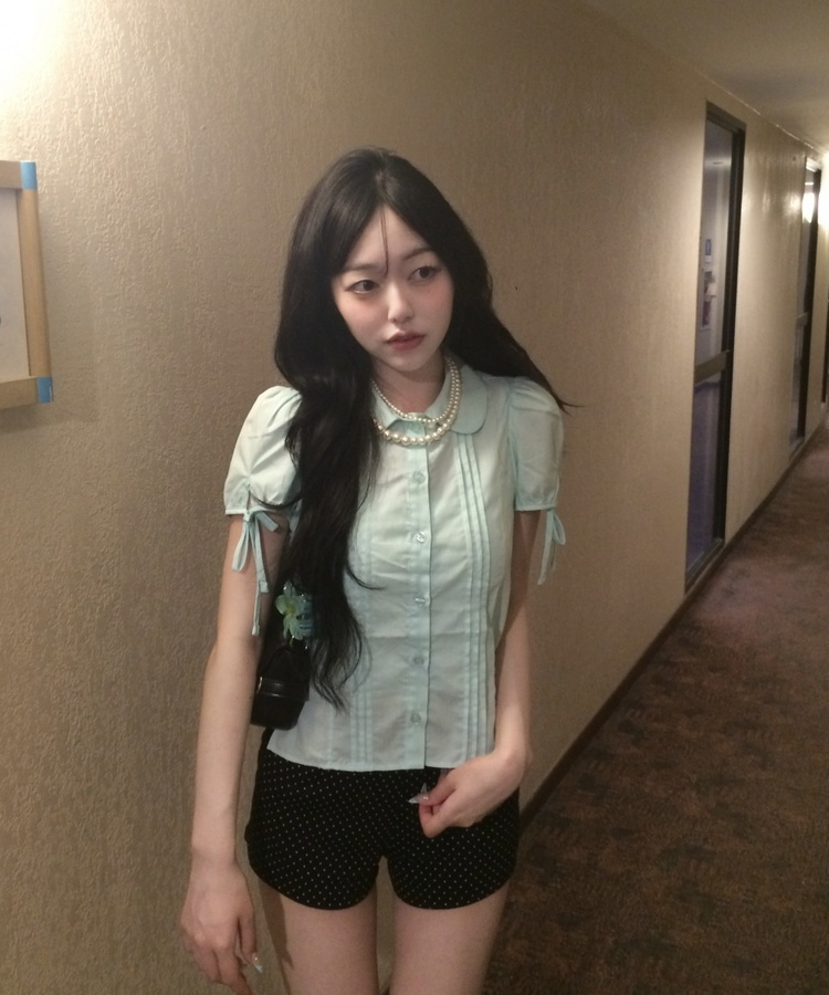 핀턱 퍼프소매 블라우스 민트