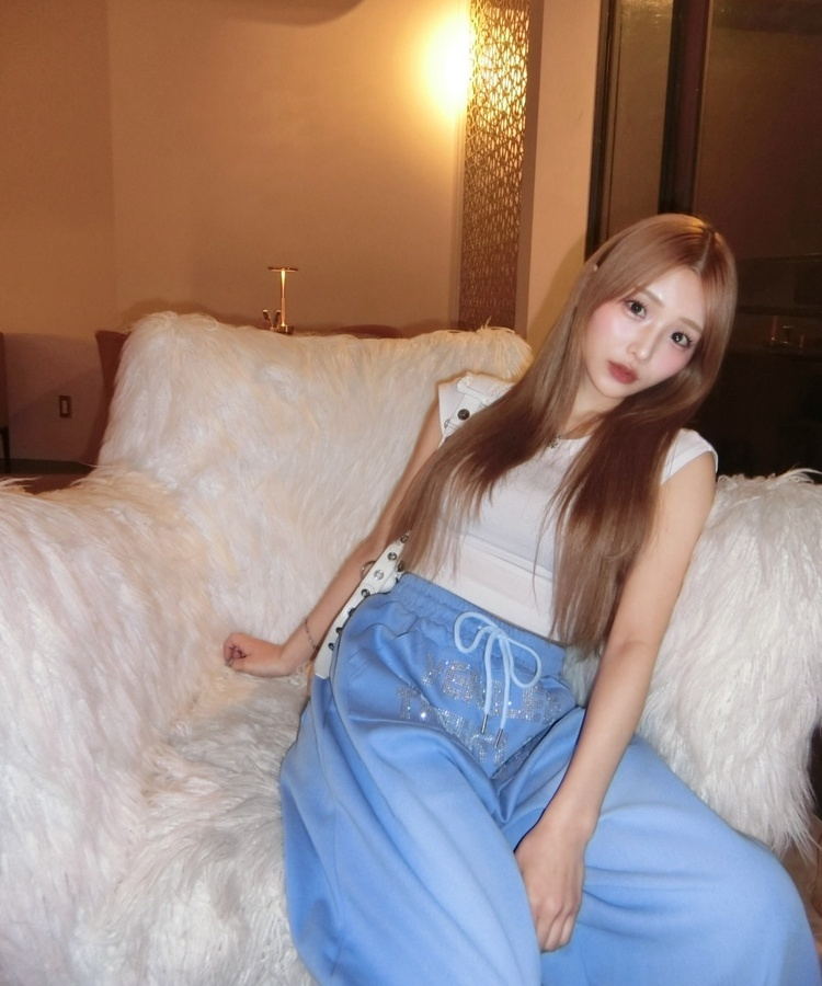 큐빅 레터링 와이드 스웨트 팬츠 블루