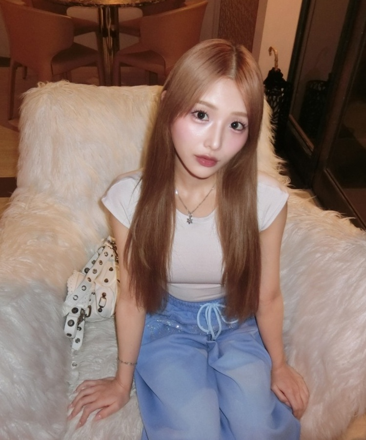 큐빅 레터링 와이드 스웨트 팬츠 블루