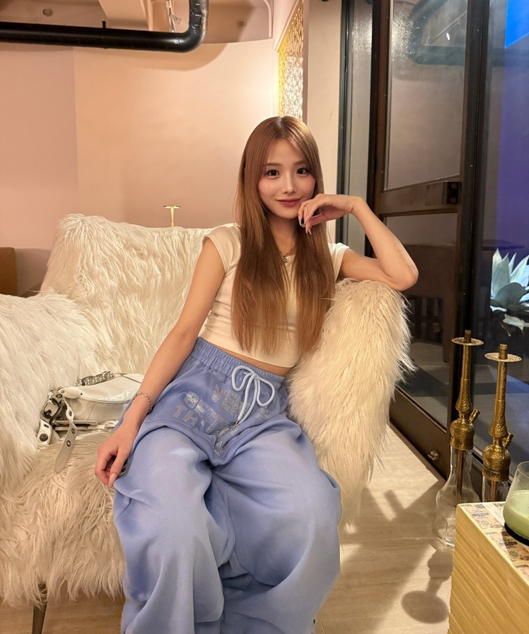 큐빅 레터링 와이드 스웨트 팬츠 블루