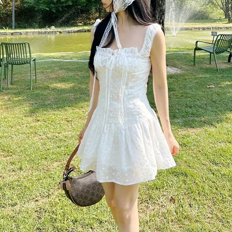 パンチングレースフラワーワンピース WHITE