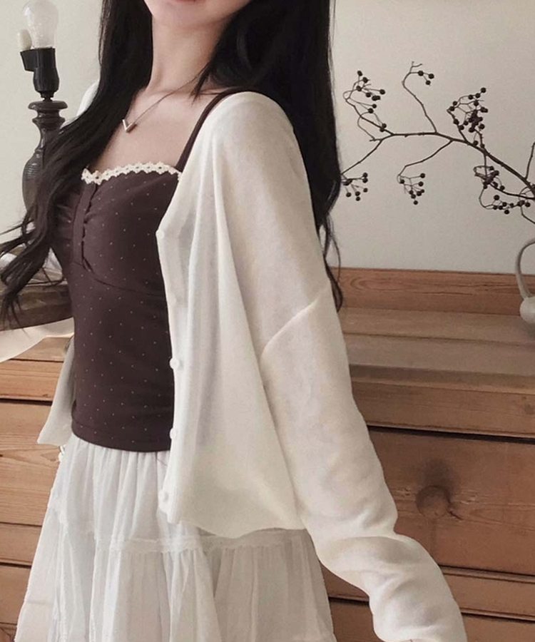 모달 함유로 부드럽고 쫀득하게모달 도트 셔링 레이스 크롭 끈나시 브라운