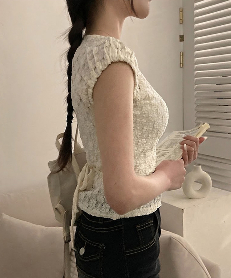 フラワーレースVネックTシャツ CREAM