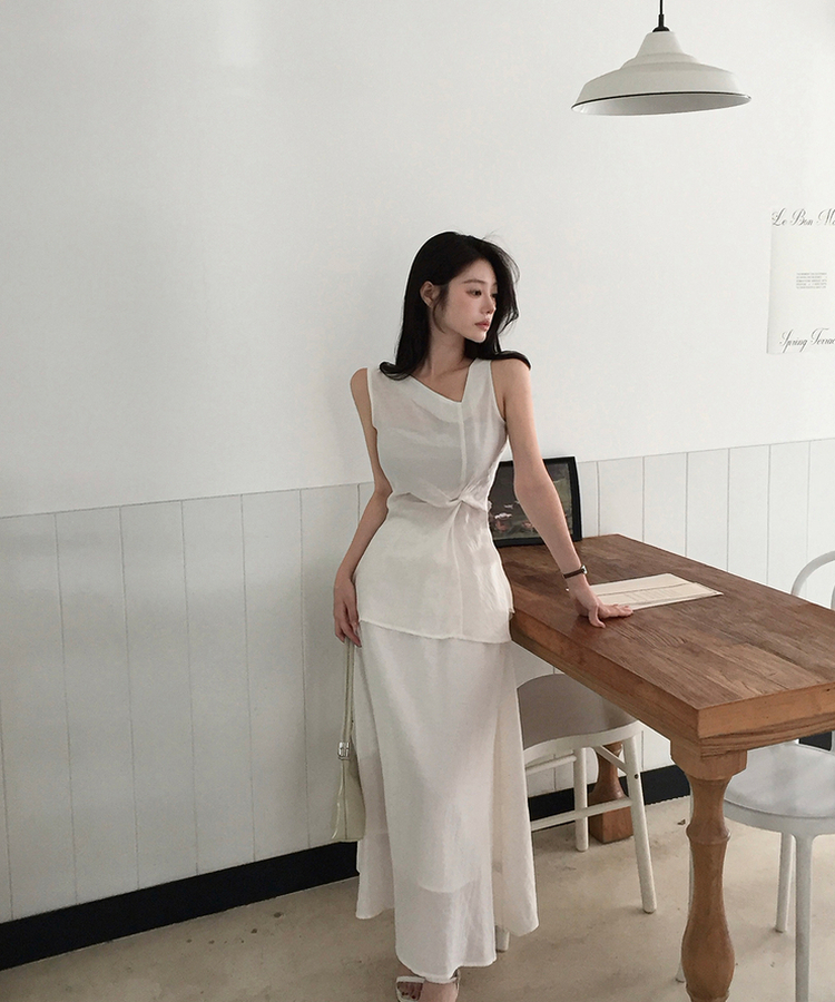 【SET】アシメVネックキャミソールブラウス ロングスカート IVORY