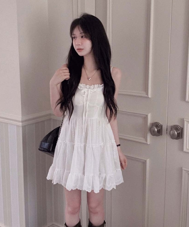 엘리니아 펀칭 레이스 셔링 리본 스모크 나시 미니 원피스 아이보리
