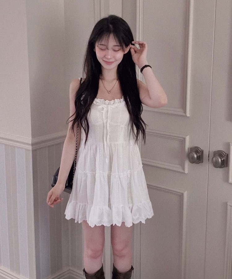 엘리니아 펀칭 레이스 셔링 리본 스모크 나시 미니 원피스 아이보리