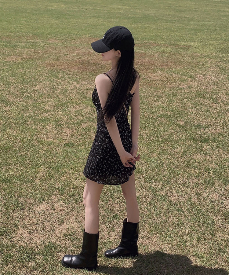 완벽한 여름 원피스플로리스트 플라워 나시 잔꽃 미니 원피스 블랙