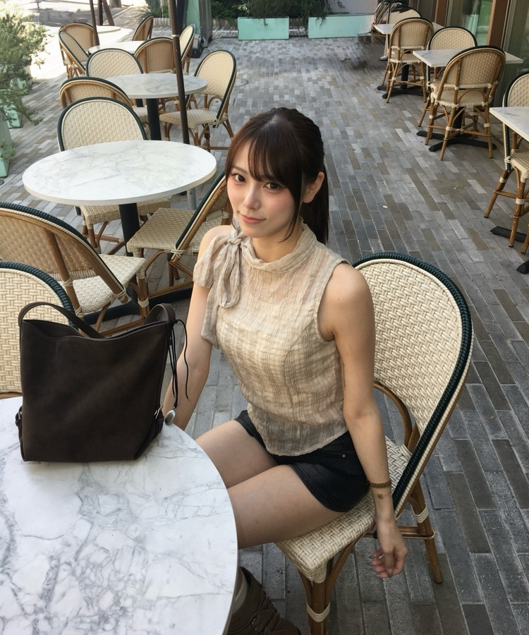 시스루 체크 리본 블라우스 화이트