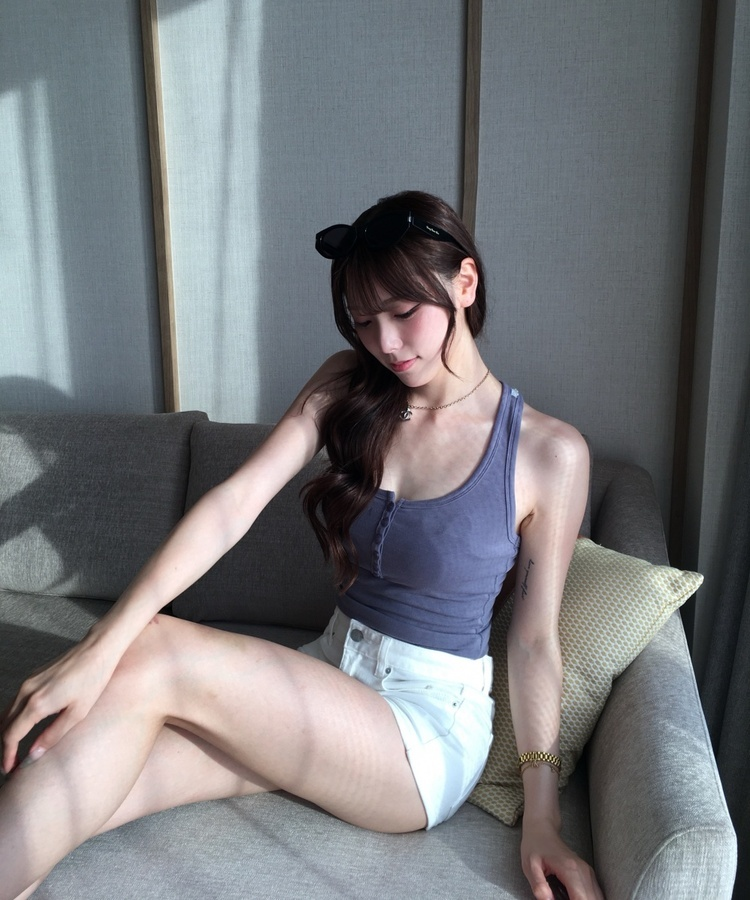 버튼 슬림 민소매 블루
