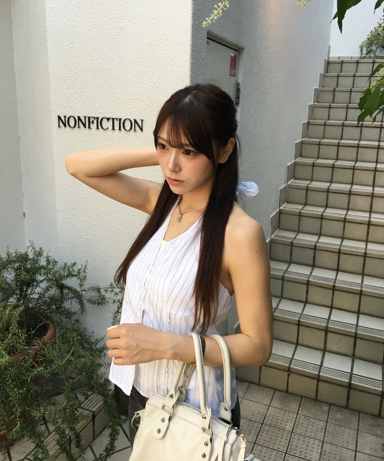 스트라이프 홀터넥 블라우스 화이트 무지