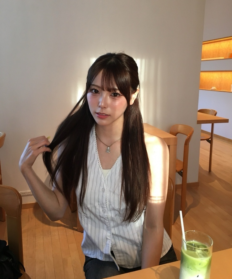 스트라이프 홀터넥 블라우스 화이트 무지