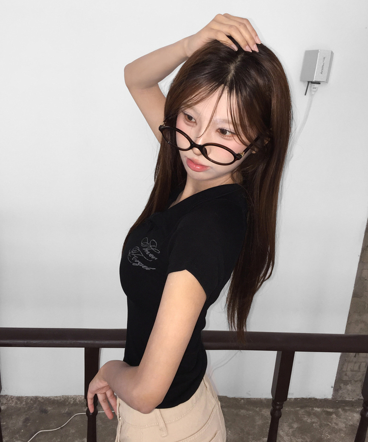 アイレットカラーレタリング半袖Tシャツ BLACK
