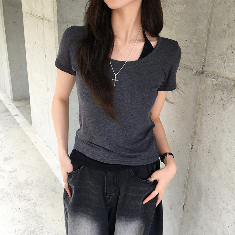 【SET】Uネック半袖Tシャツ＋ホルターキャミソール(5color) CHARCOAL