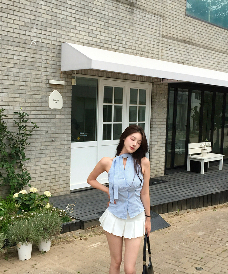 ストライプホルターネックシャーリングブラウス BLUE