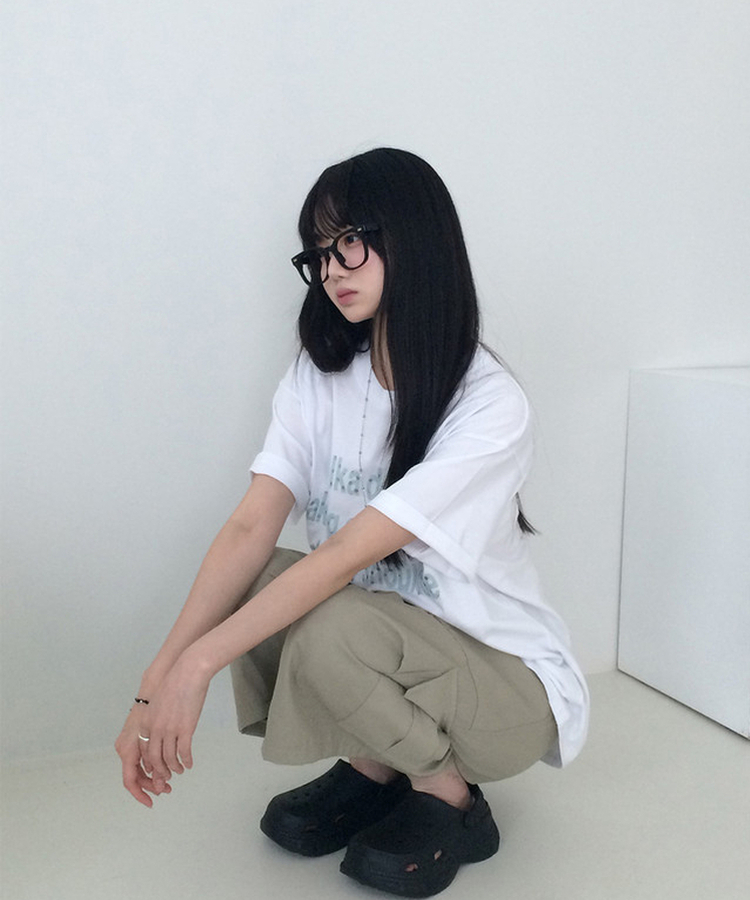 ドットレタリングUネックルーズ半袖Tシャツ WHITE