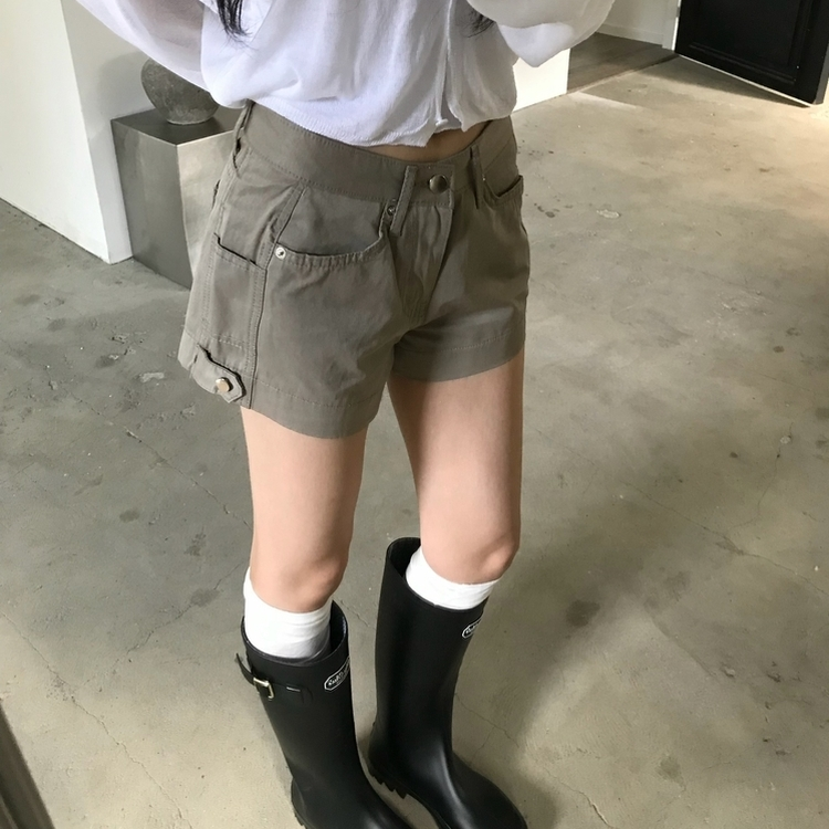 バックルポイントショートパンツ KHAKI