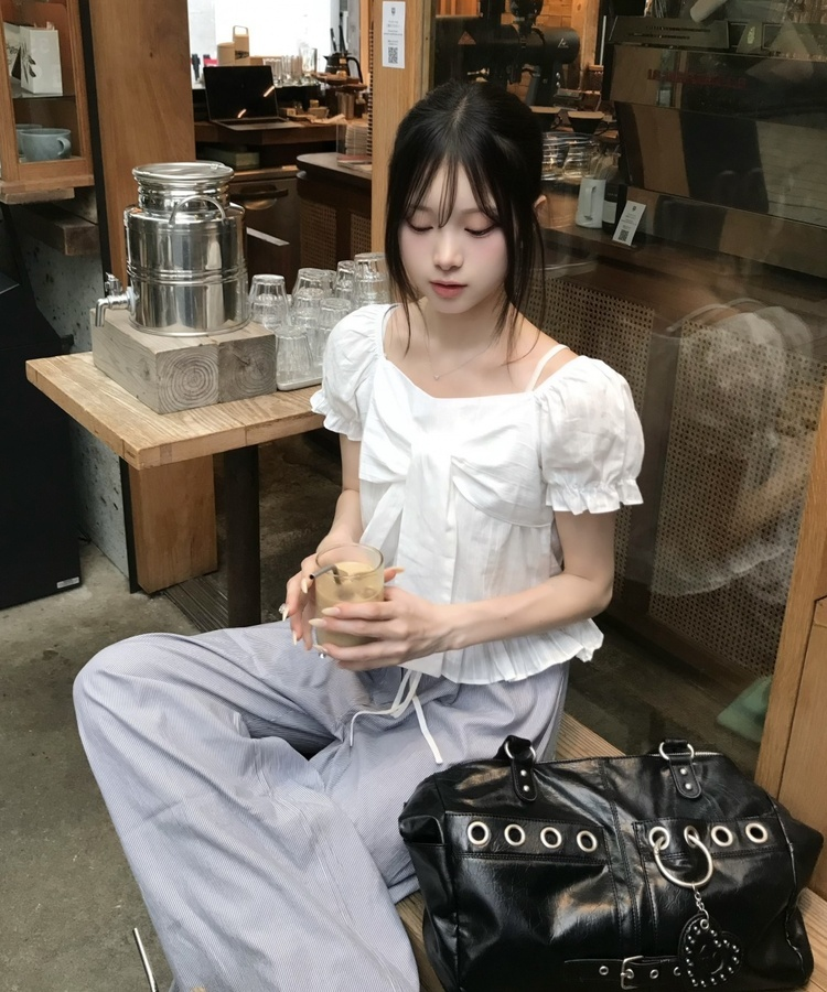 프론트 리본 퍼프 블라우스 화이트