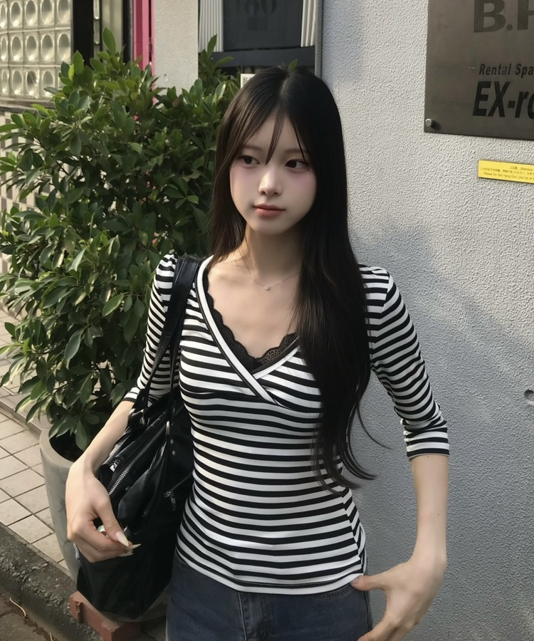 크로스넥 스트라이프 슬림 티셔츠 아이보리